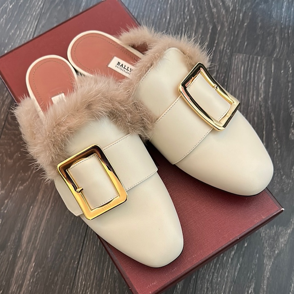 [New] Bally Cream and Gold Mules with Gold Hardware